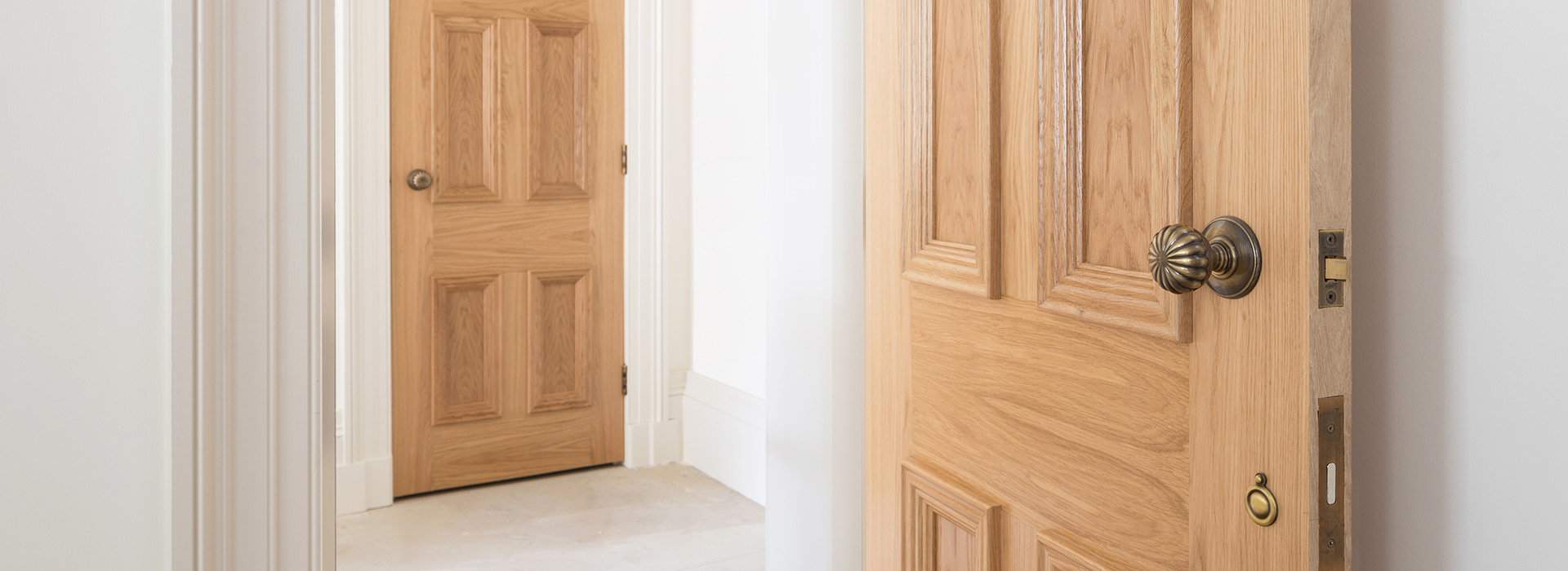 Traditional Oak doors with beehive knobs
